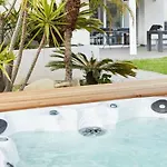 Villaserenita Piscine Chauffee, Jacuzzi, Petanque *