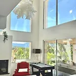 Villaserenita Piscine Chauffee, Jacuzzi, Petanque Villa *