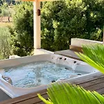 Villaserenita Piscine Chauffee, Jacuzzi, Petanque Villa