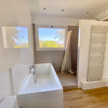 Villaserenita Piscine Chauffee, Jacuzzi, Petanque Villa