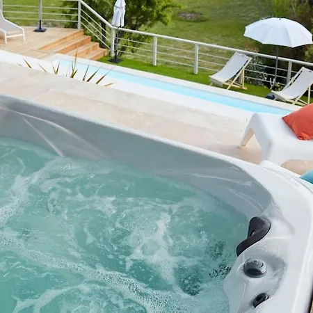 Villaserenita Piscine Chauffee, Jacuzzi, Petanque