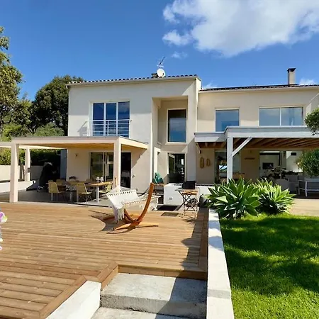 Villaserenita Piscine Chauffee, Jacuzzi, Petanque Villa *