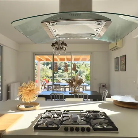 Villaserenita Piscine Chauffee, Jacuzzi, Ping-pong, Petanque Villa