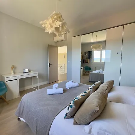 Villaserenita Piscine Chauffee, Jacuzzi, Ping-pong, Petanque Ajaccio (Corsica)