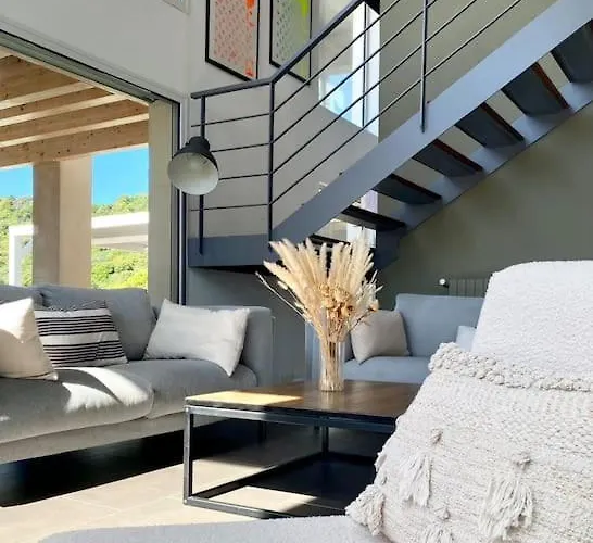 Villaserenita Piscine Chauffee, Jacuzzi, Petanque 别墅