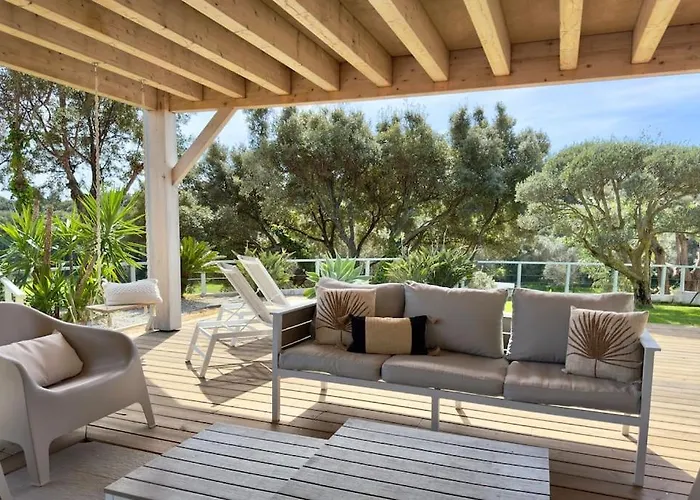 Villaserenita Piscine Chauffee, Jacuzzi, Petanque 别墅 *