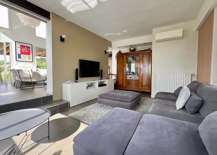 Villaserenita Piscine Chauffee, Jacuzzi, Petanque