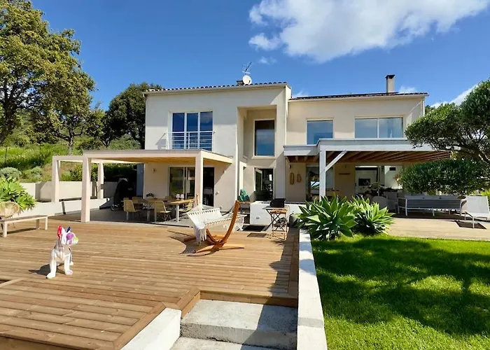 Villaserenita Piscine Chauffee, Jacuzzi, Petanque Villa *